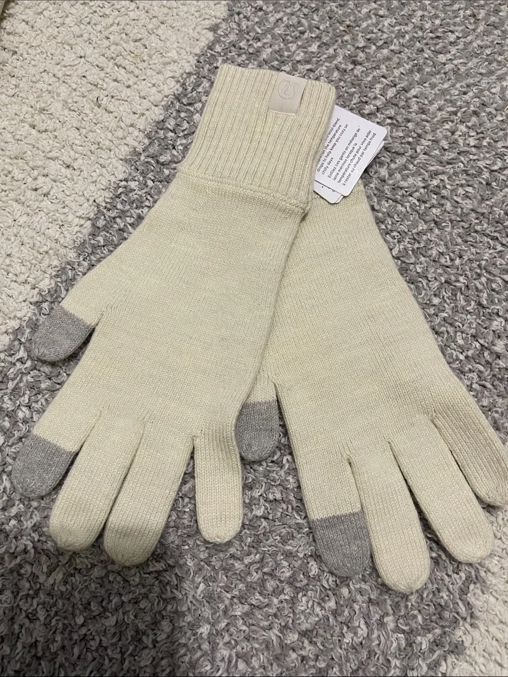 NWT- Lululemon - XS. Warm Revelation Gloves